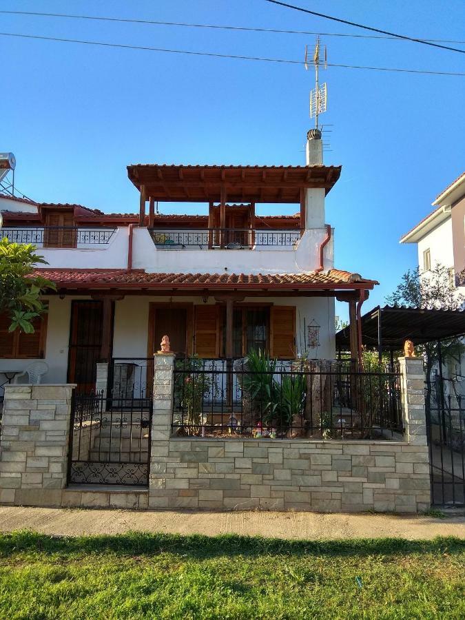 Family Seaside House In Mouries Villa Paralia Dionysiou Buitenkant foto